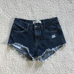 🛍 Levi’s 550 Cut off High Waisted Jean Shorts